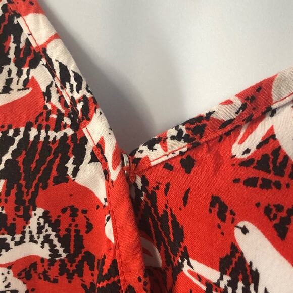 Banana Republic Shorts Romper Faux Wrap Red and Black Floral size Small - Picture 15 of 16